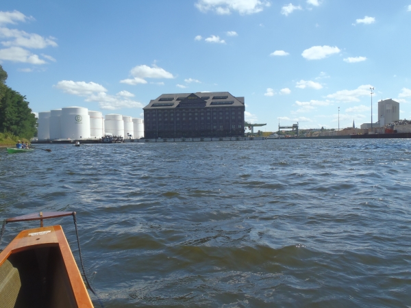 ruderboote am westhafen tegelort 2013