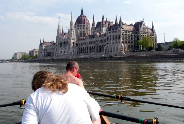 Budapest Parlament vom Ruderboot aus D11
