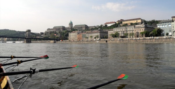 Budapest vom Ruderboot gesehen D11