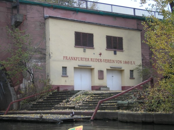 Frankfurter ruderverein in der bruecke MDK08