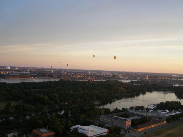Heissluftballons ueber Stockholm S10