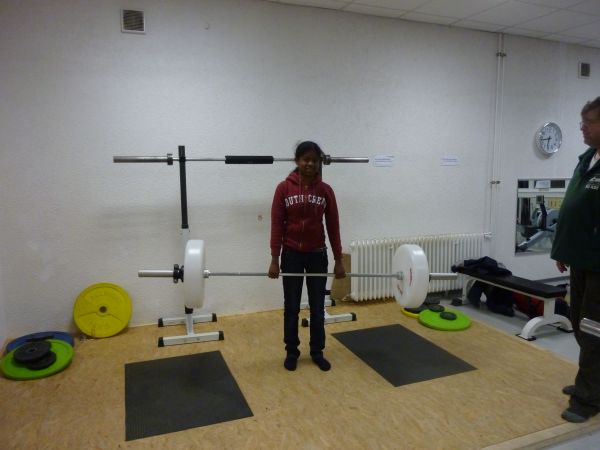 Nirina beim Gewichtheben Winter2011
