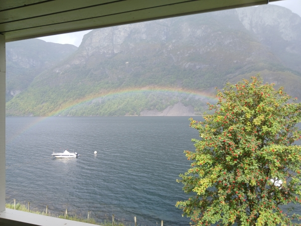 Regenbogen Undredal 2024