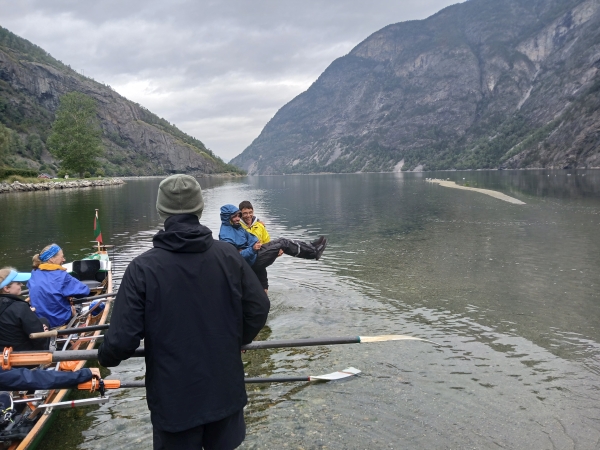 Steuerleute an Land tragen 2024