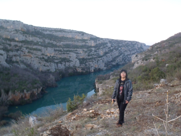 jenny oberhalb der wasserfaelle kroatien 2013
