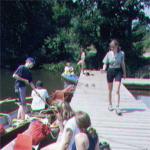 schleusensteg warten auf die Schleusung