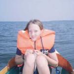 krystina mit rettungsweste auf der ostsee