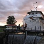 Kreuzfahrer in Schleuse Sw08