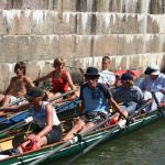 Ruderboote in Schleuse Sw08