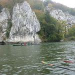 Vierer vor den Felsen Donaudurchbruch D09