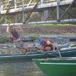 Martin klettert am Steg Rheinwanderfahrt 2011