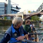 Ruderer vor dem Verkehrsmuseum in Kreuzberg 25 Jahre Maueroeffnung