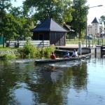 Ruderboot einfahrt in Schleuse 4 Finowkanal
