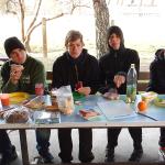 Jugend beim Fruehstueck Donau 2016