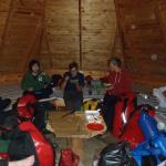 Pizzaessen im Lappenhuette finnland 2016