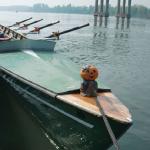 Ruderboot mit Halloween Schmuck Po 2017