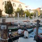Ruderboote in Chioggia vor dem Hotel Po 2017