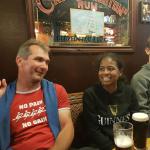 Studenten in der Irischen Kneipe Enniskillen 2019