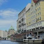 Berliner Innenstadt Berliner Dom Ruderboote 2022