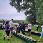 Boote abladen an der Trebel 2022