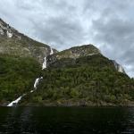 Fjord mit Wasserfall 2024