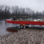 Einsetzen der Barke in Lovsice