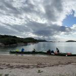 Ablegen der Ruderboote in Mala Lamjana