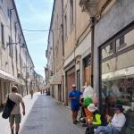 Ruderer plündern die Eisdiele in Adria