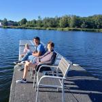 Chillen auf dem Steg des Rudervereins