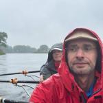 Regen über den Ruderern auf der Warthe